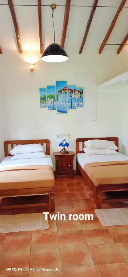 Mango House Japanese Guest House Negombo Esterno foto